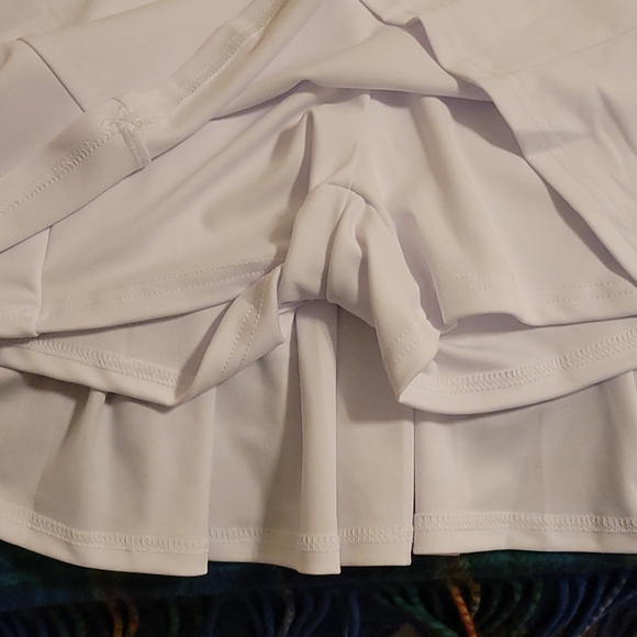 FREE SHIPPING!! NWOT White Tennis Skort - Picture 2 of 3